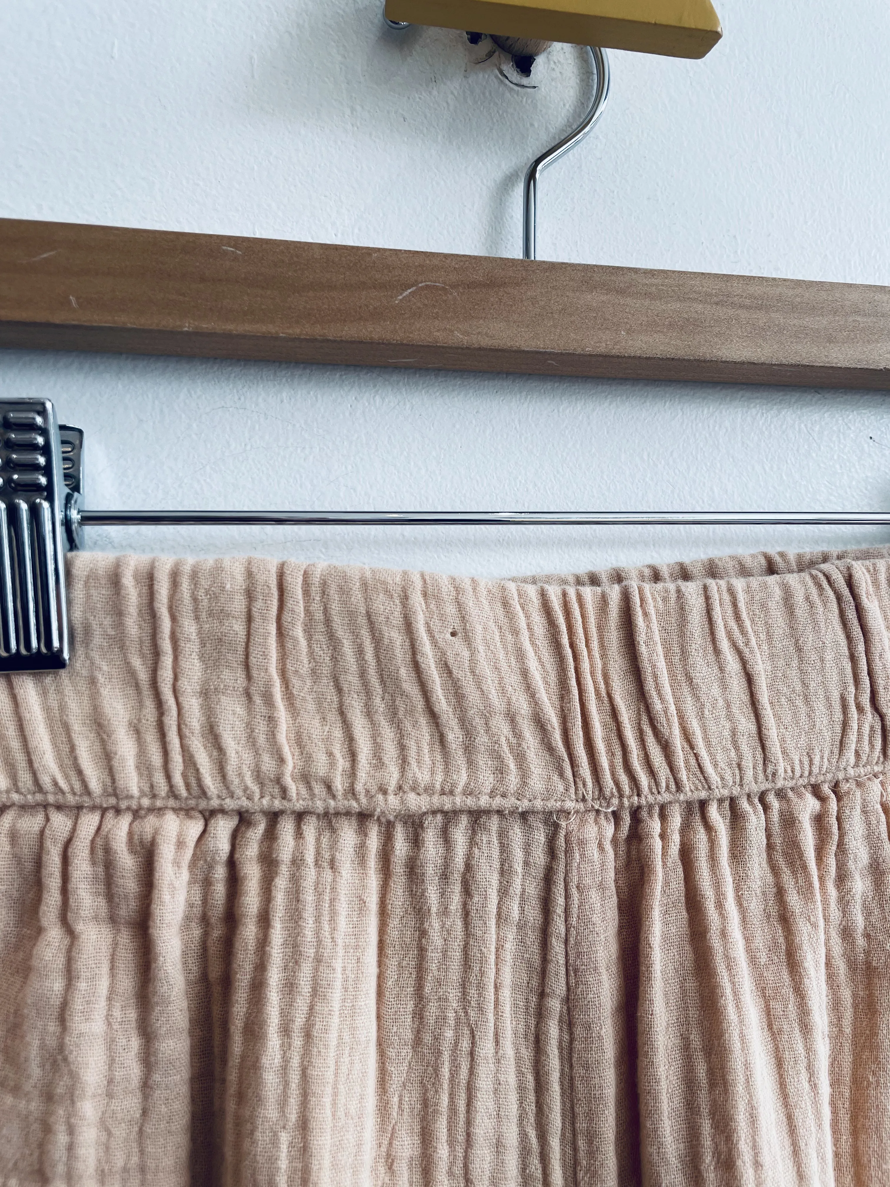 Muslin Pants (tiny hole in waistband fabric) // 12Y
