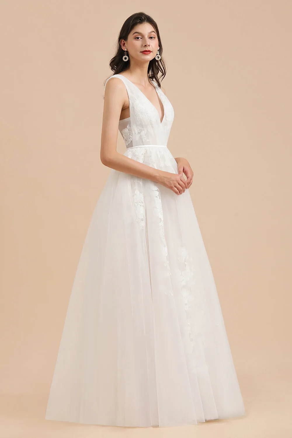 V-Neck Tulle Lace Appliques Simple Wedding Dress Garden Wedding Gowns Floor Length