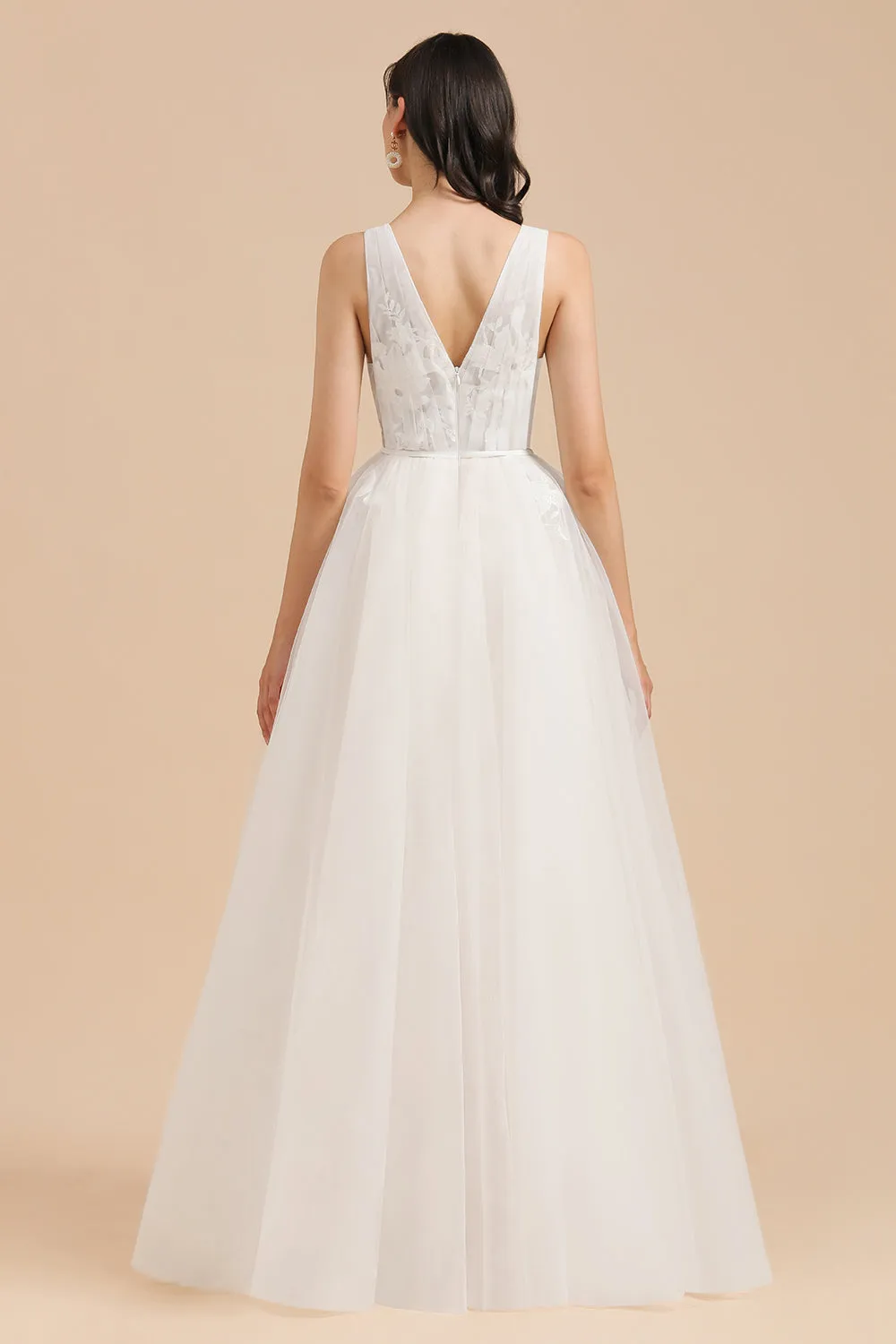 V-Neck Tulle Lace Appliques Simple Wedding Dress Garden Wedding Gowns Floor Length